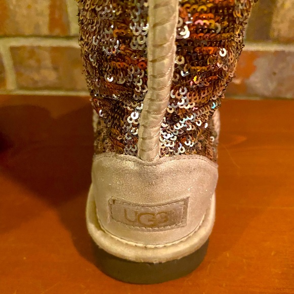 UGG GOLD SEQUIN BOOT - Picture 5 of 7